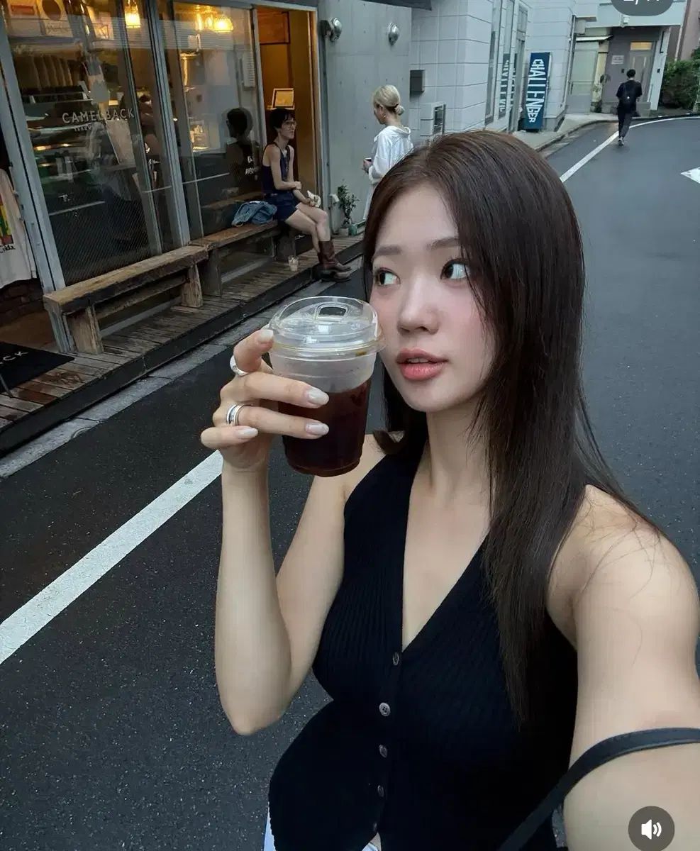 ルー フアン ウー 製作 リブニット ノースリーブ 販売しています 半袖(Tシャツ) Tシャツ カットソー トップス