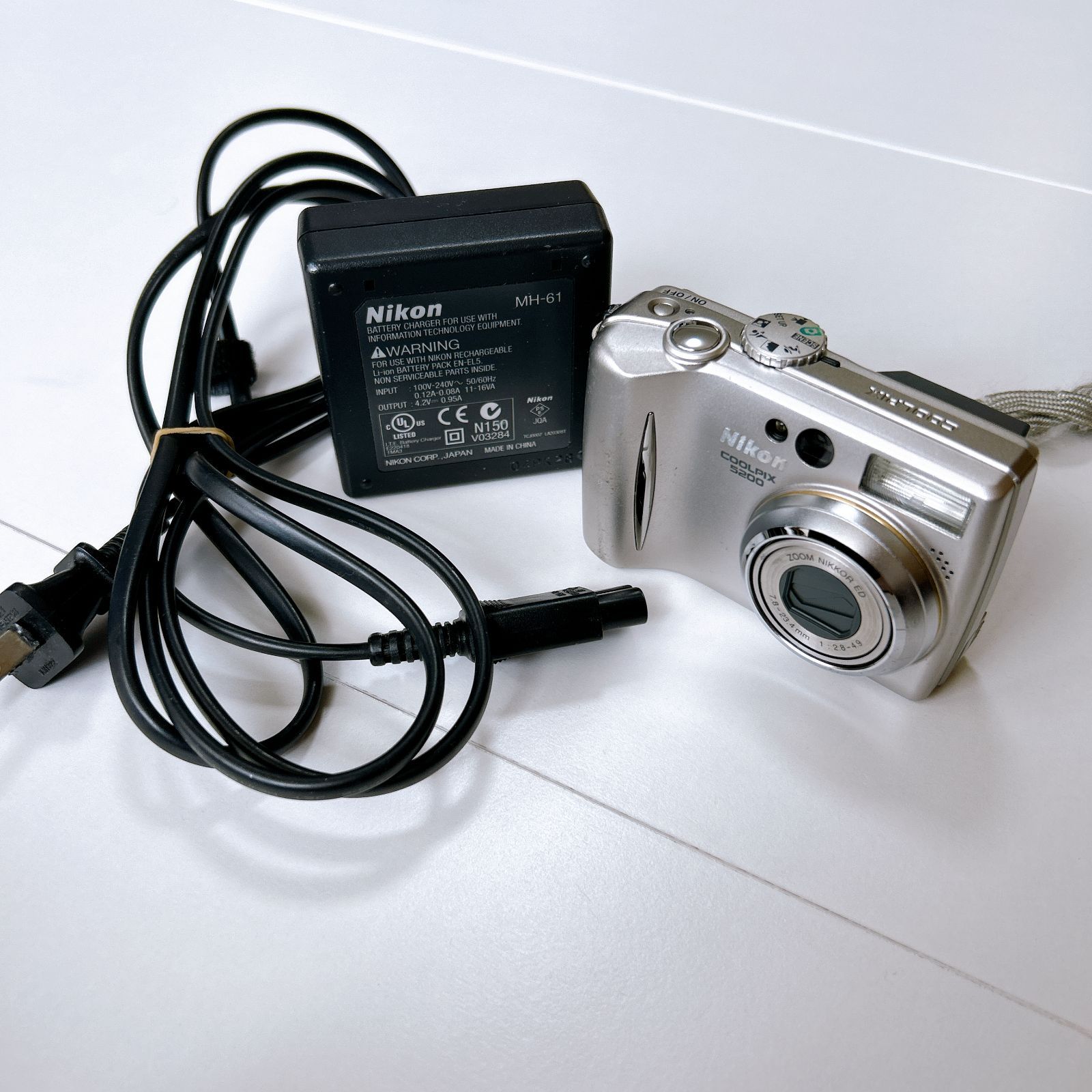 Nikon COOLPIX S620 シルバー Nikon COOLPIX S620 Silver Compact