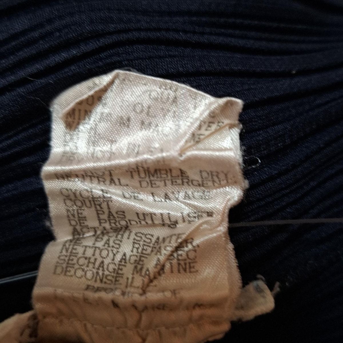 美品✨️PLEATS PLEASE プリーツ カットソー 濃いネイビー 3サイズ 楽天市場】issey miyake pleats please（Tシャツ・カットソー
