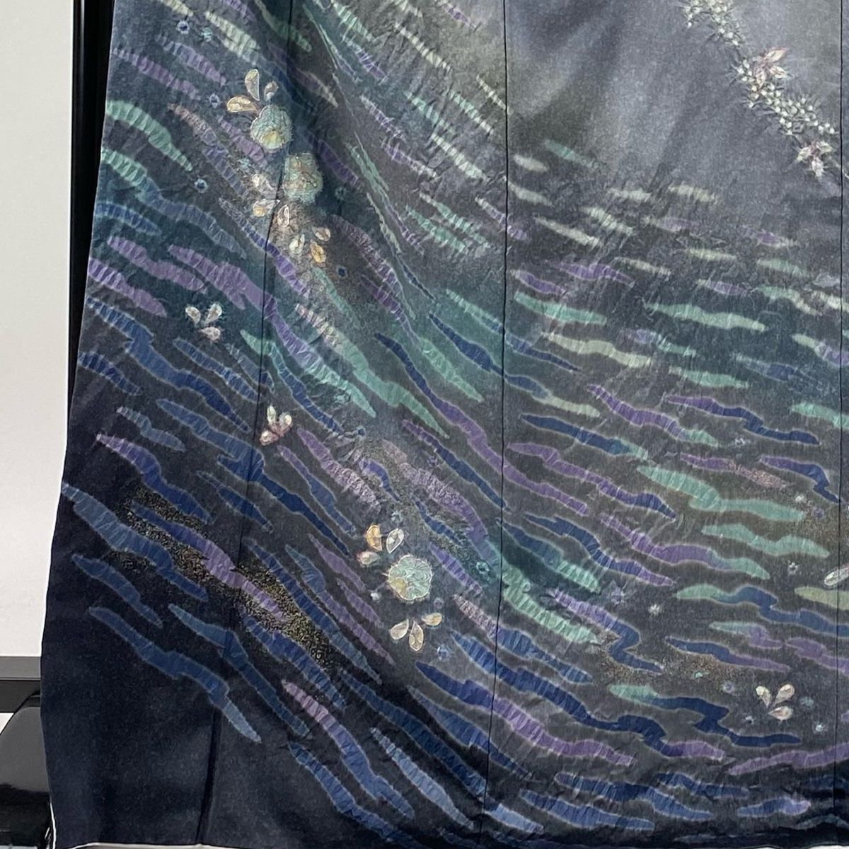 かずみ様［4359］訪問着 美品 花唐草文様 金銀彩 絞り 正絹 着物 袷 4359］訪問着 美品 花唐草文様 金銀彩 絞り 正絹 着物 袷 - メルカリ