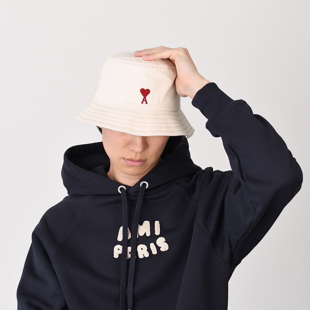 AMI PARIS Ami de Coeur Embroidery コットン バケットハット Ami De Coeur 刺繍バケットハット ブラック | AMI PARIS