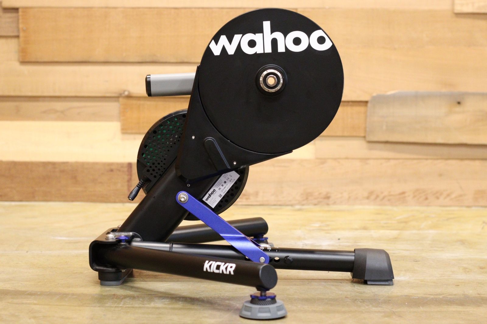 ワフー WAHOO キッカー KICKR V5 ダイレクトドライブ スマートトレーナー ローラー台 立川店