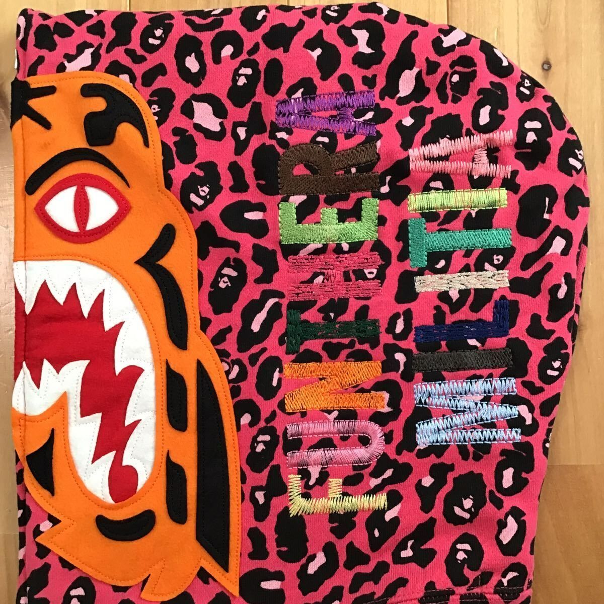 BAPE ピンク迷彩虎顔パーカー BAPE ピンク迷彩虎顔パーカー - メルカリ