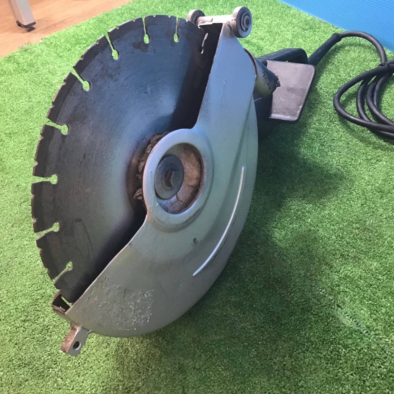 makita 305mm
