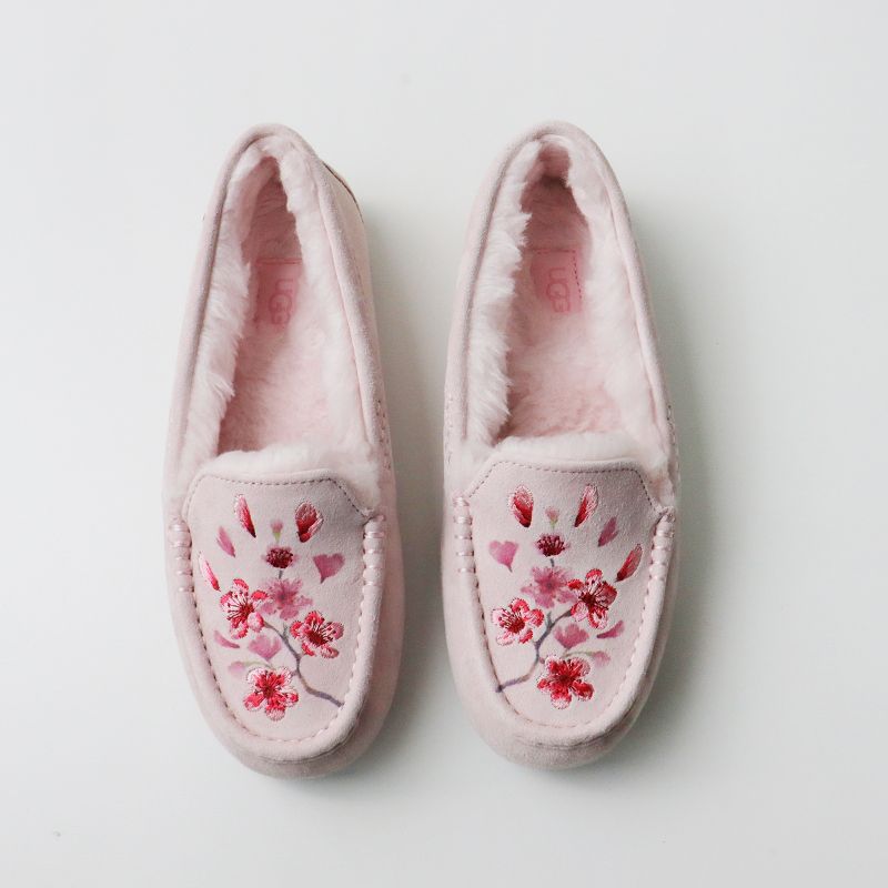 アグ UGG W ANSLEY BLOSSOM 刺繍 モカシン シューズ 24cm/ピンク 靴 