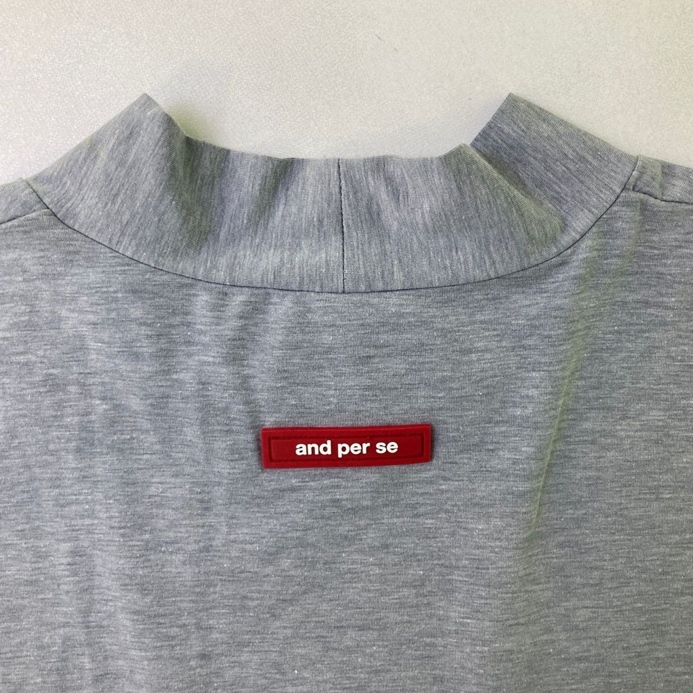 サイズ：LL AND PER SE アンパスィ  ハイネック 半袖Tシャツ 総柄 ホワイト系 [240101487404] ゴルフウェア レディース ストスト 20％OFFセール】ハイネックシャツ レディース アンパスィ and