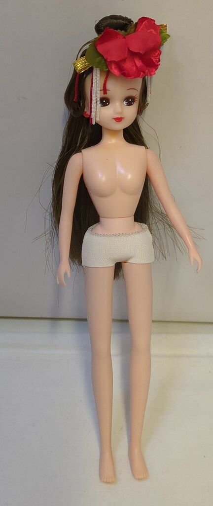 タカラ 九州・沖縄サミットリカちゃん 報道陣用 - メルカリ