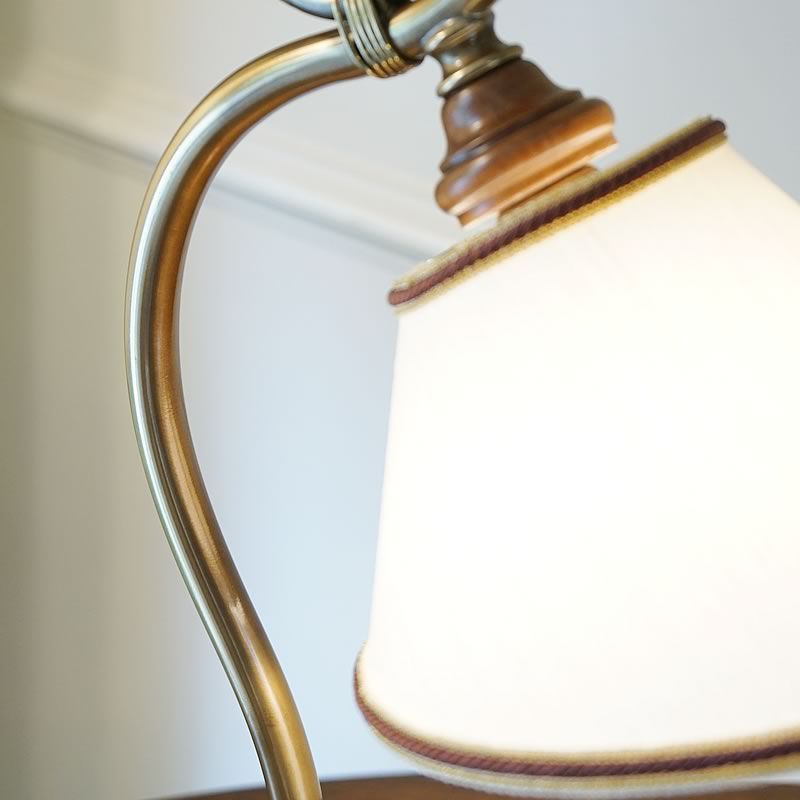 イタリア製 カパーニ社 古木のテーブルランプ 布シェード