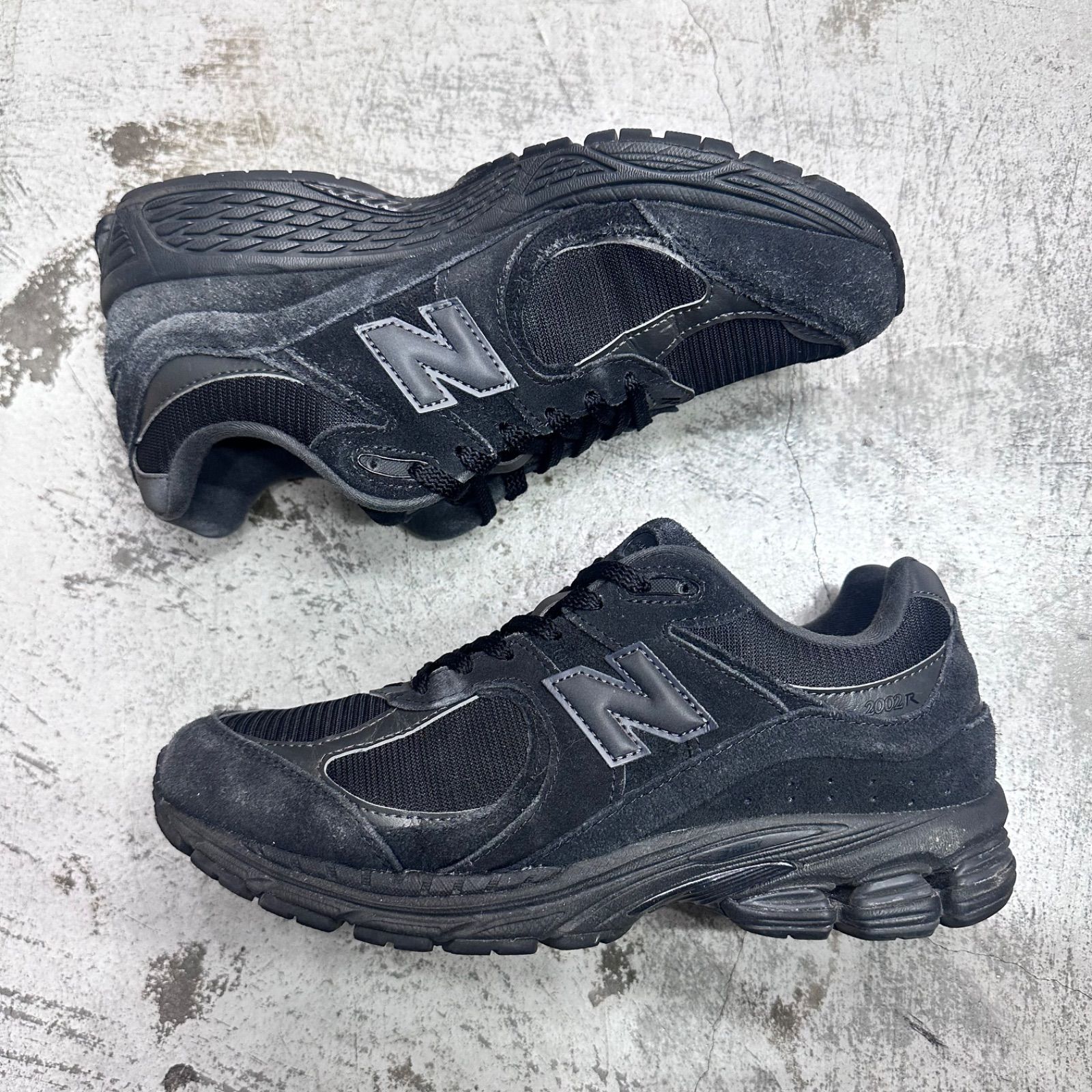 New Balance 2002R 