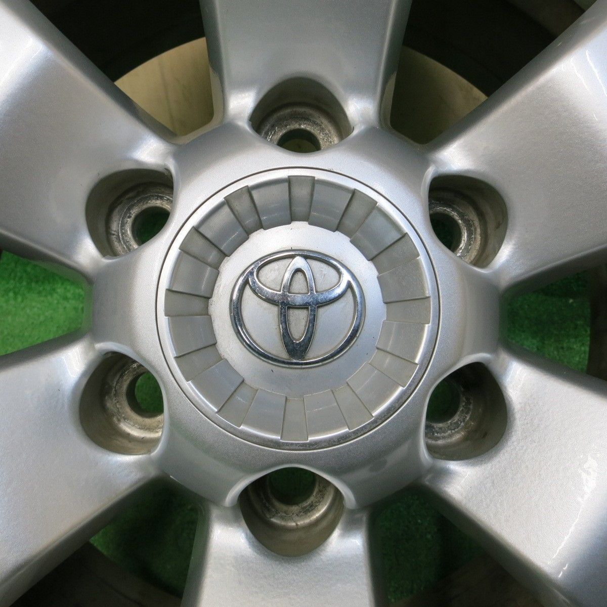 マナレイ16インチホイール 6穴×139.7 ハイラックスサーフ 引取価格