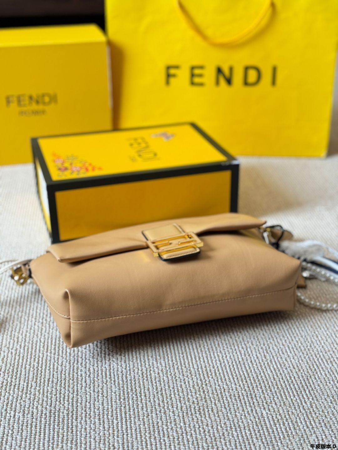 関税込【FENDI】Mamma Baguette ミディアム マンマ バゲット Mamma Baguette ミディアム レザー ブルー | Fendi