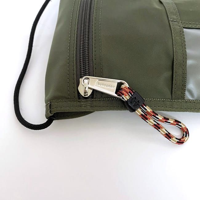 Burberry サコッシュ　ショルダーバック バーバリー サコッシュ ショルダーバッグ カーキグリーン 美品