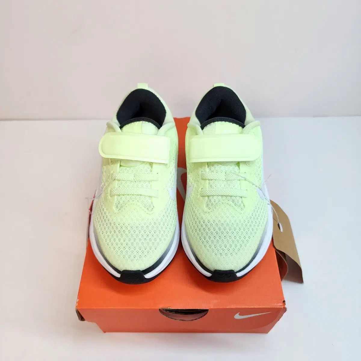 店舗の NIKE