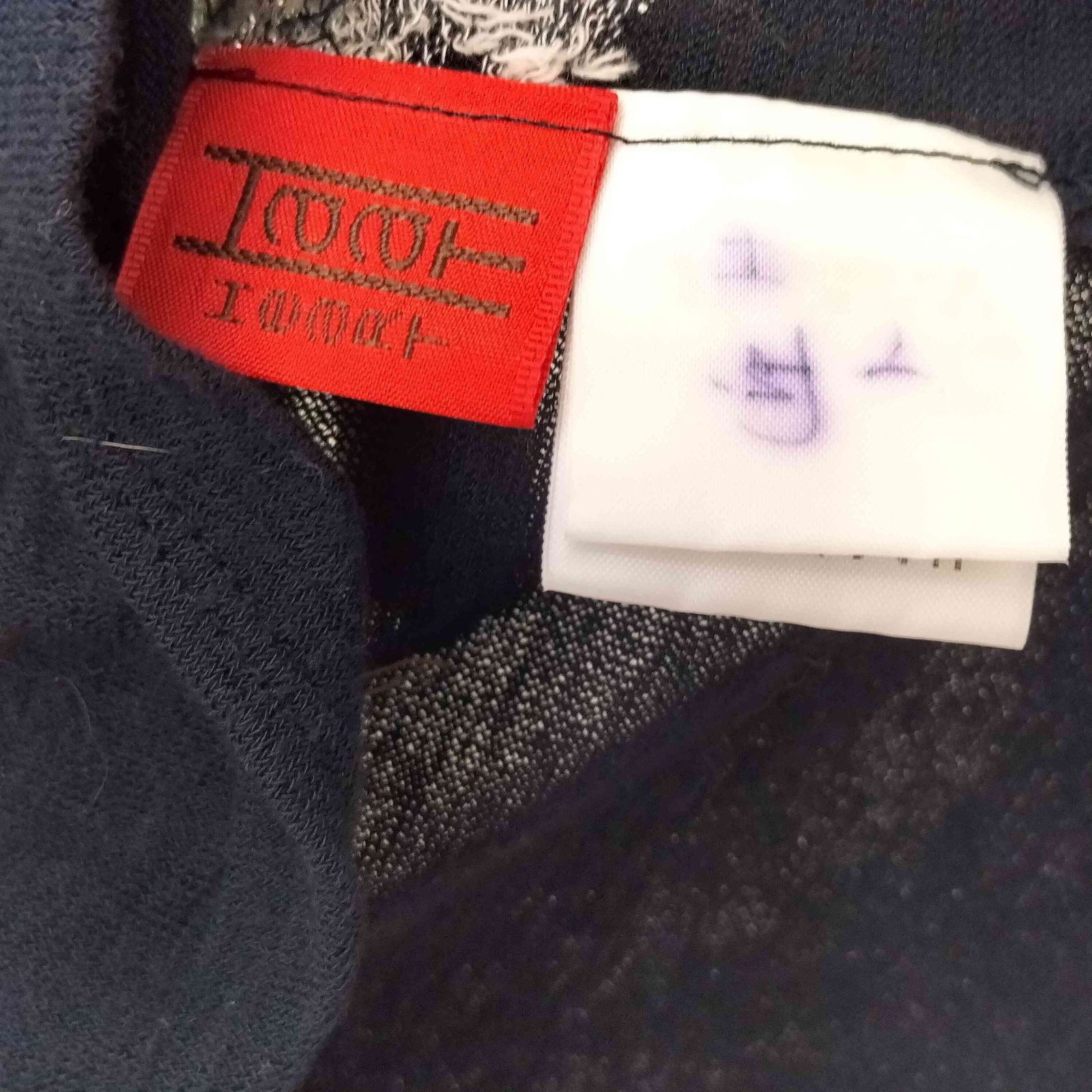 ISSEY MIYAKE(イッセイミヤケ) Haat モックネック 刺繍 ノースリーブトップス レディース 中古 古着 0623 ISSEY MIYAKE イッセイミヤケ ワンピース サイズ2 ISSEY MIYAKE