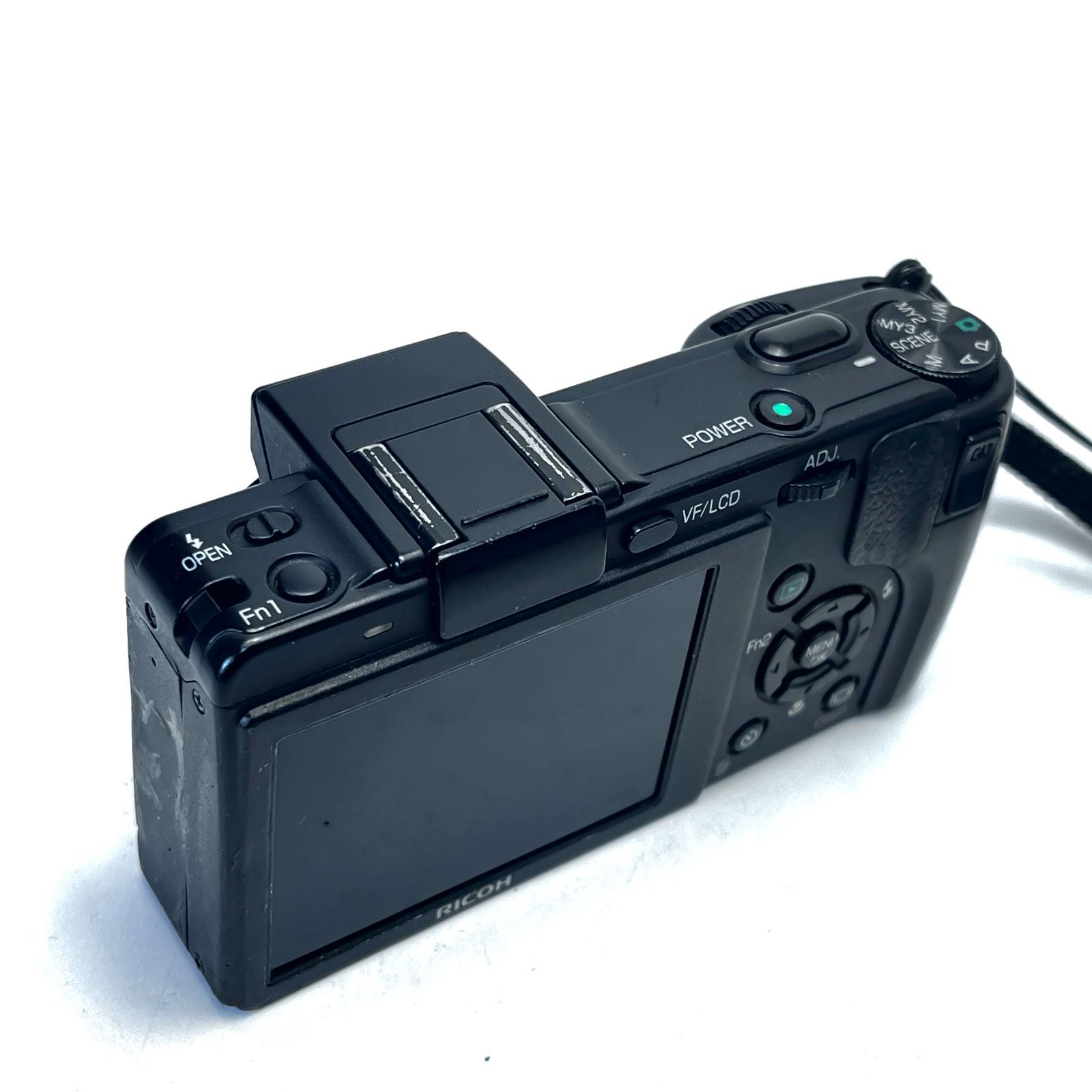 コンパクトデジタルカメラ