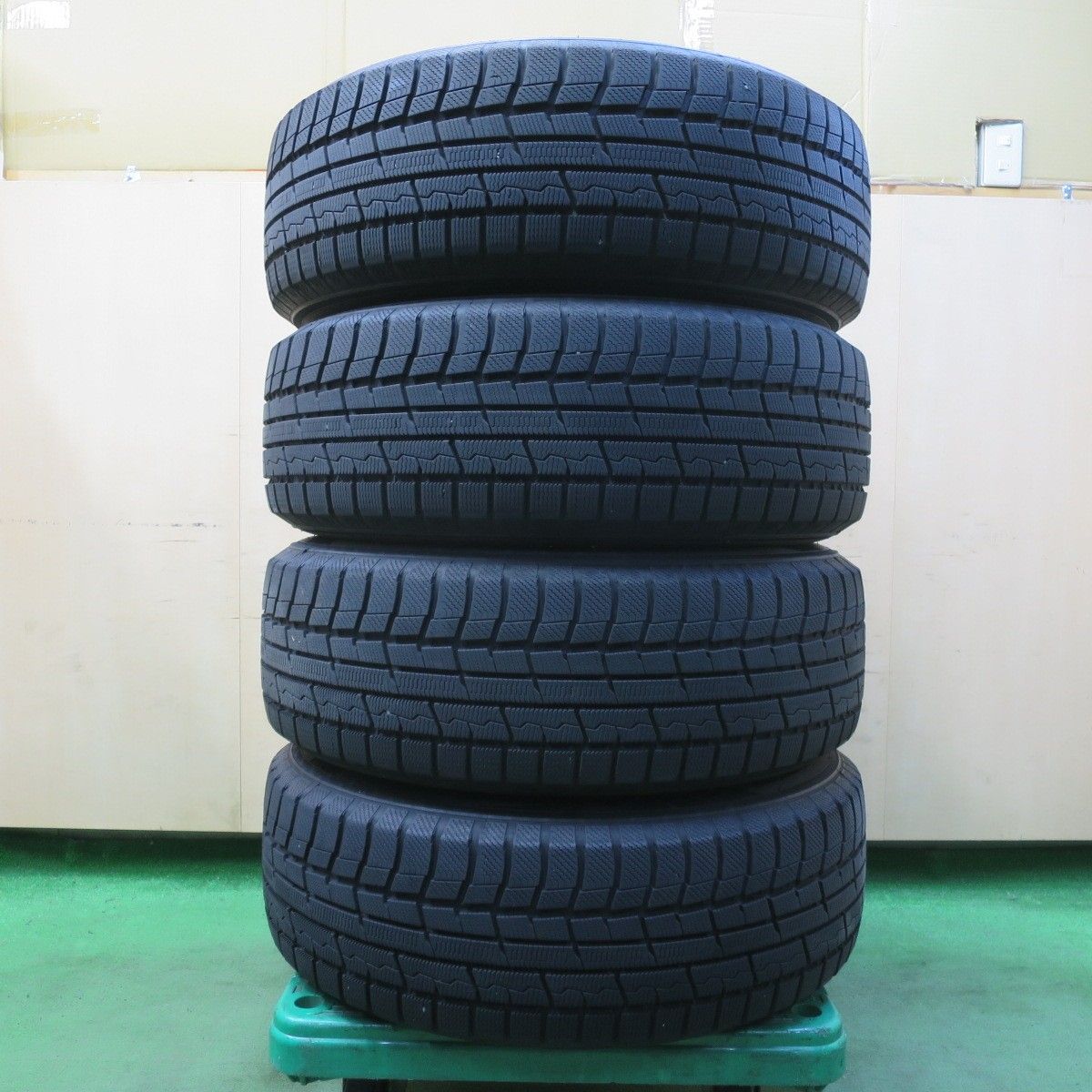 バリ溝！22年！キレイ！9.5分☆レクサス NX 等 AGA 225/65R17 