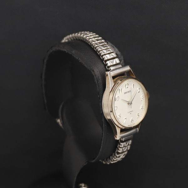 稼働　SEIKO FASHION ゴールド 手巻き時計 シルバー文字盤 稼働 SEIKO FASHION ゴールド 手巻き時計 シルバー文字盤 稼働 SEIKO