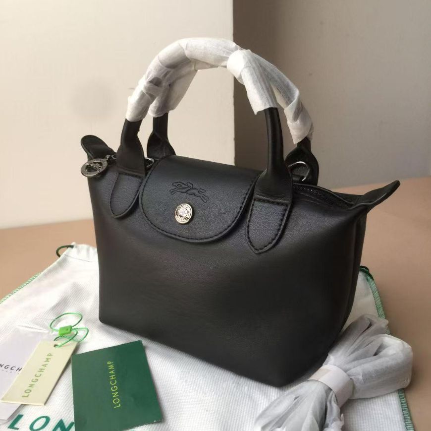 新品、未使用 ロンシャン プリアージュ キュイールXS ブラック ロンシャン プリアージュ キュイールXS ブラック - メルカリ