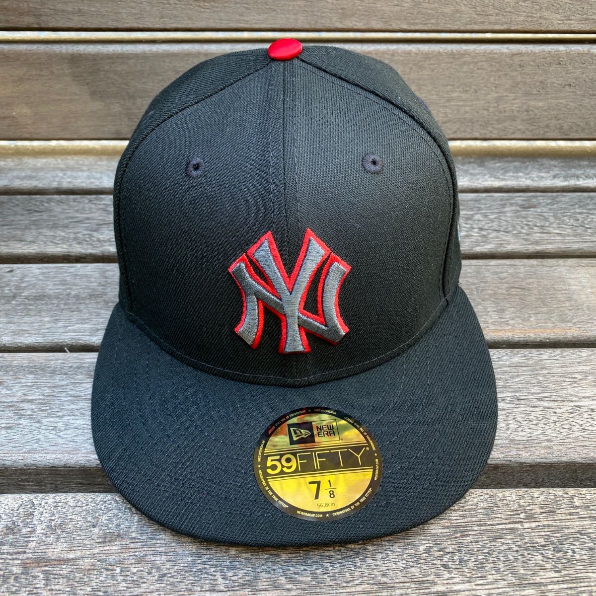 New Era 59FIFTY ニューヨーク・ヤンキース 赤新品同様 USA限定 NEWERA 59FIFTY ニューヨーク ヤンキース NY Yankees 黒