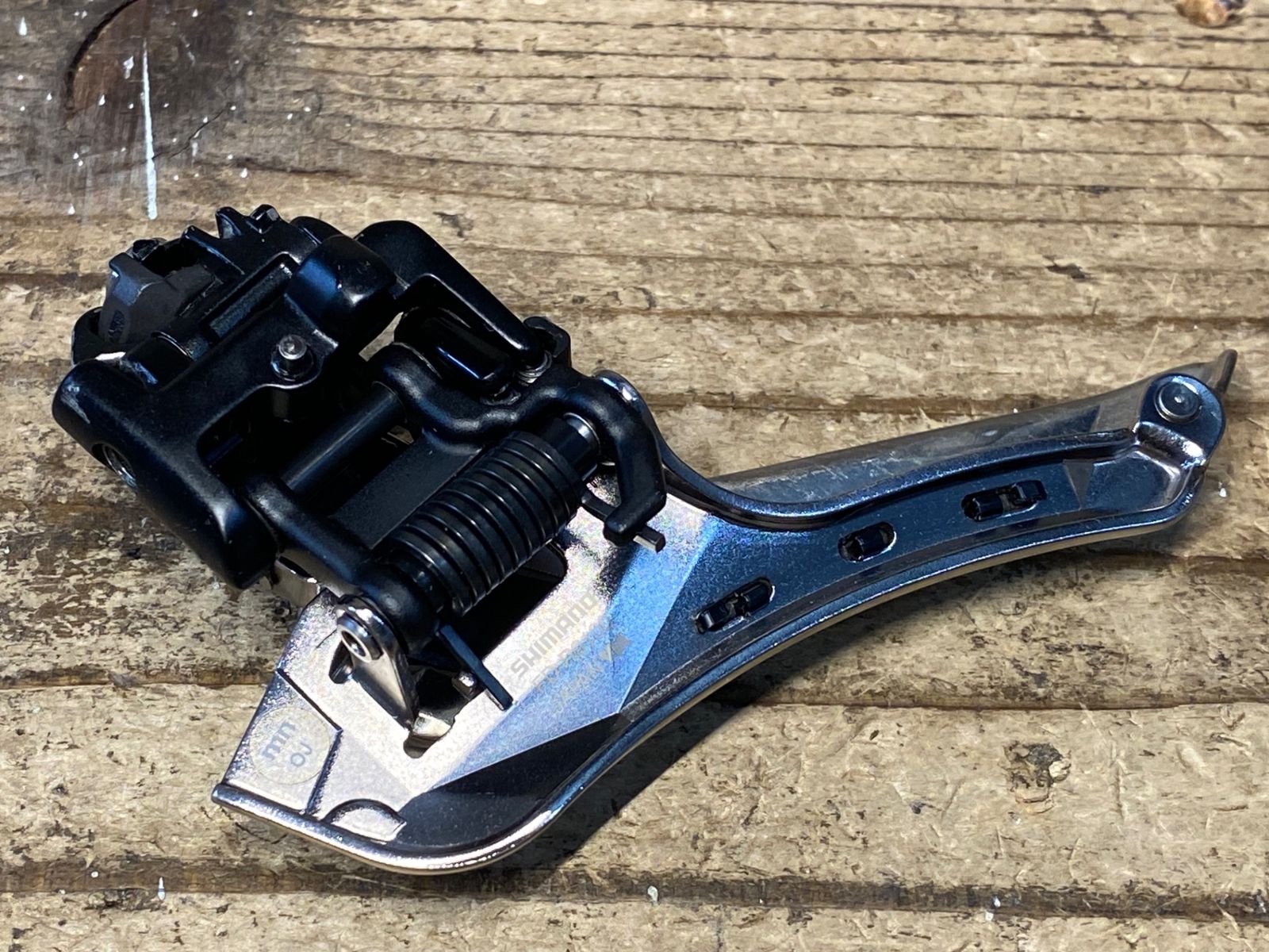 JD535 シマノ SHIMANO デュラエース DURA-ACE FD-R9100 直付 フロントディレイラー ワイヤーガイドキャップ