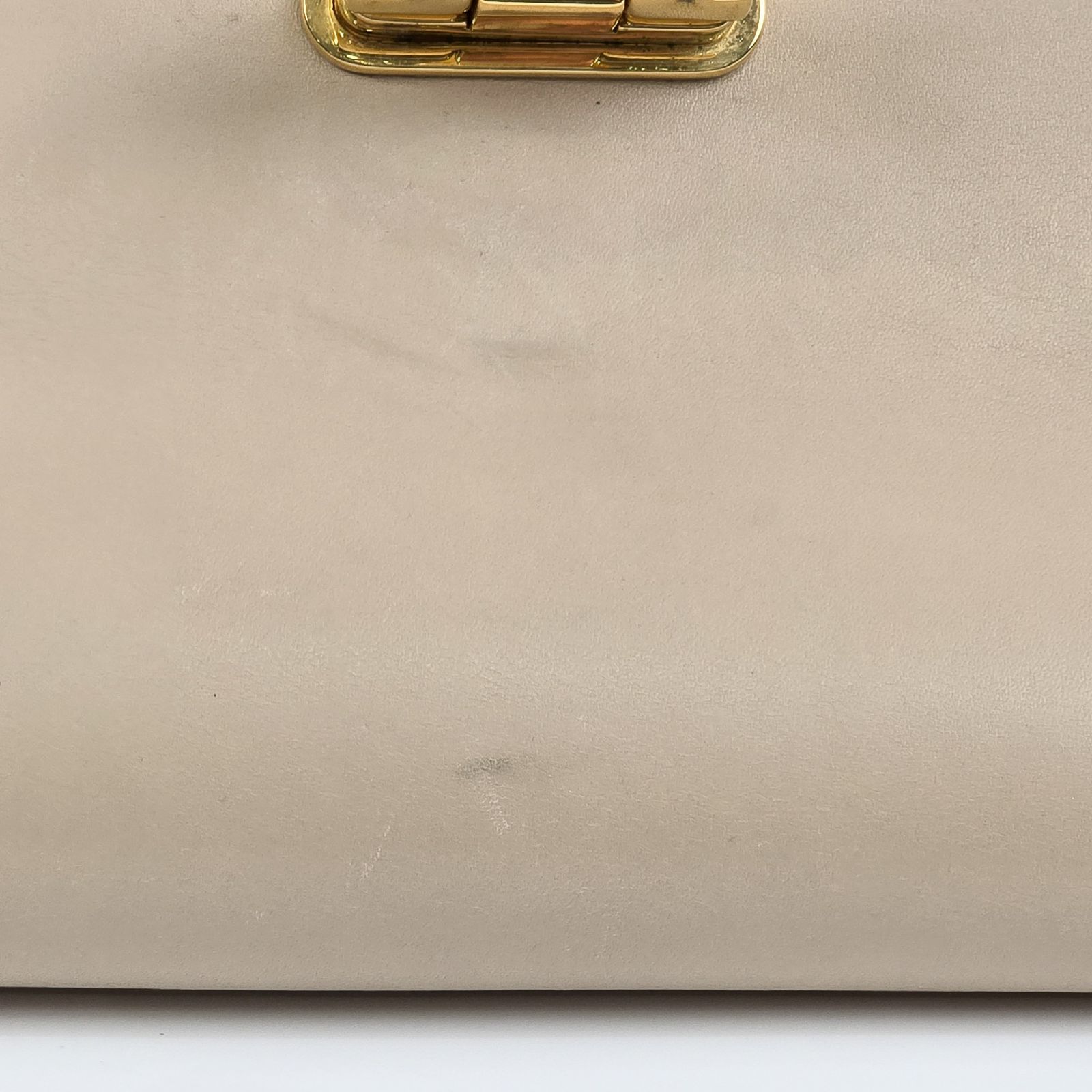 サルヴァトーレ・フェラガモ(Salvatore Ferragamo) ソフィアミニ 