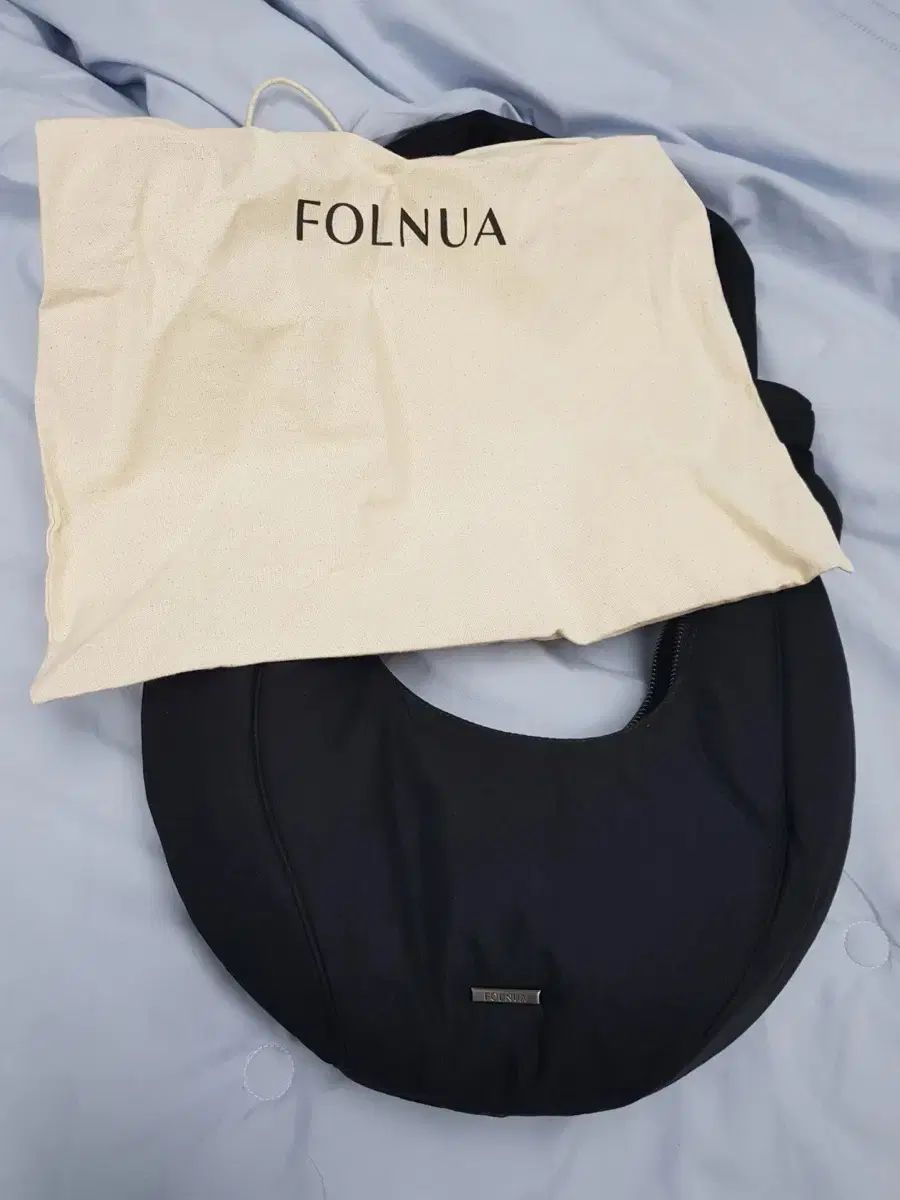 FOLNUA フォルニュア オーバルバッグ