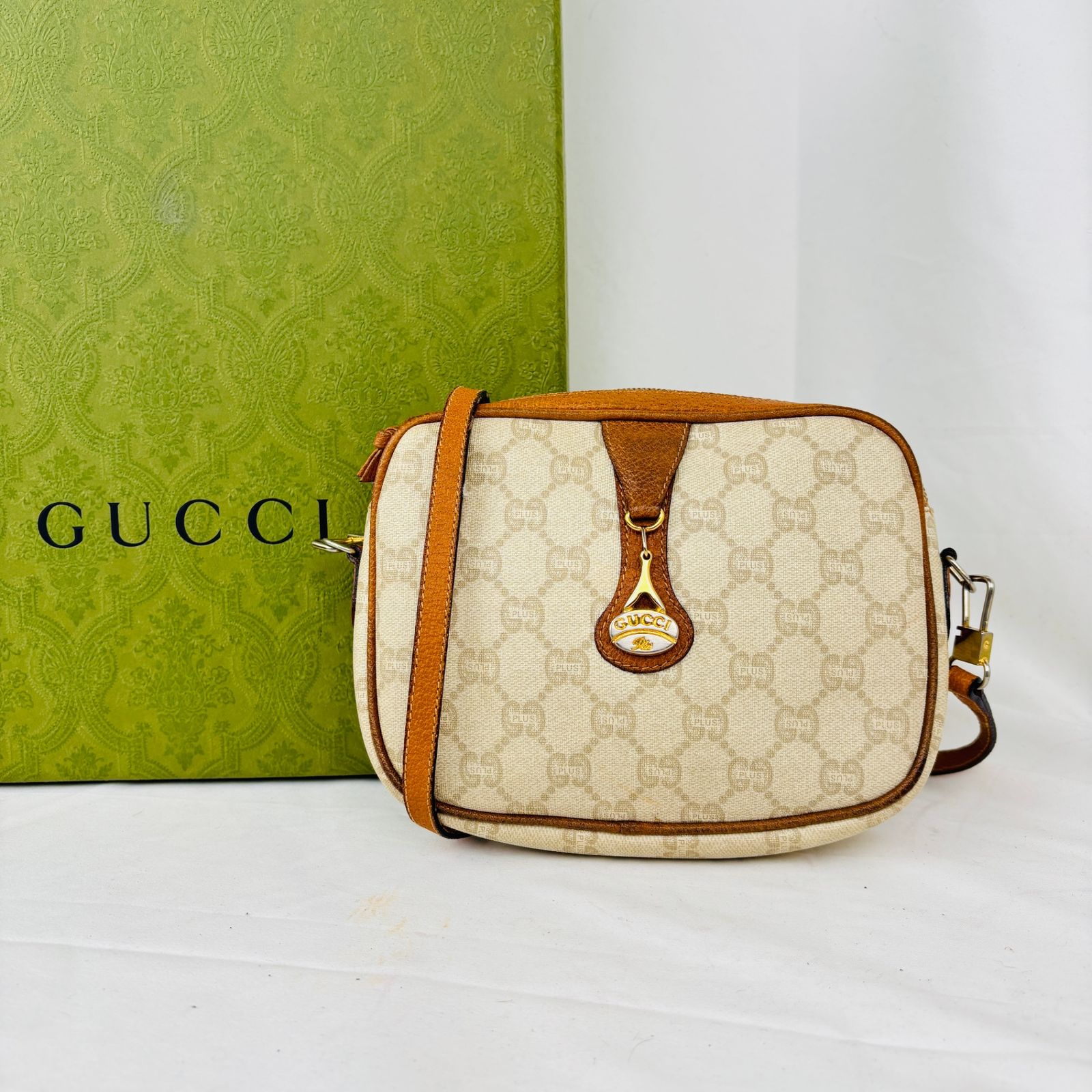 軽やかに纏う名品✨】 オールドグッチ GUCCI ショルダーバッグ グッチ  
