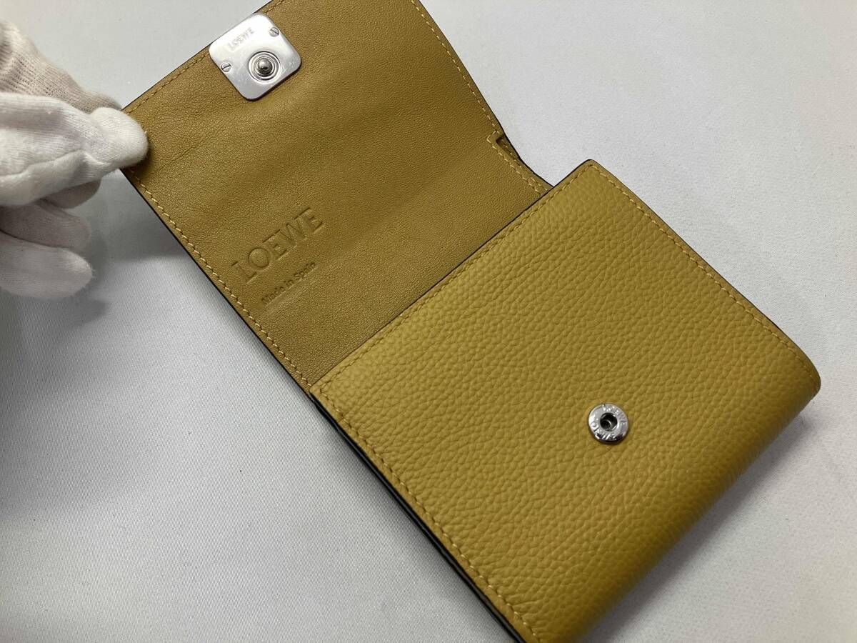 アナグラム折り財布 062140