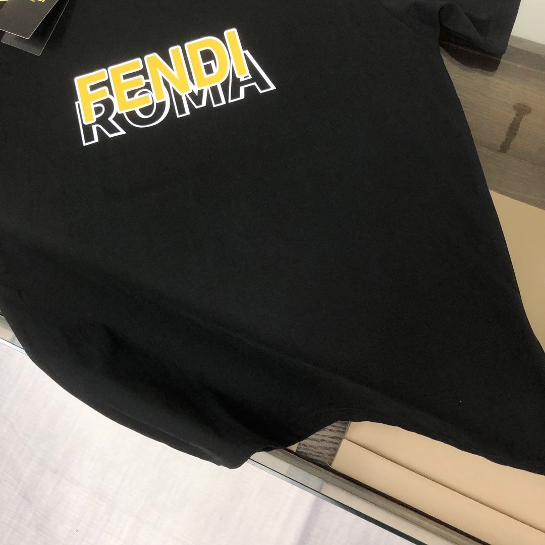 本日限定特価】FENDI クルーネックTシャツ - 高品質コットンで