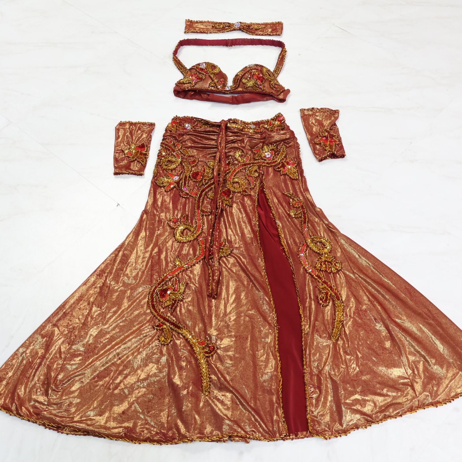 ベリーダンス用 オリエンタル衣装】レッド×ゴールド スパンコールラメ