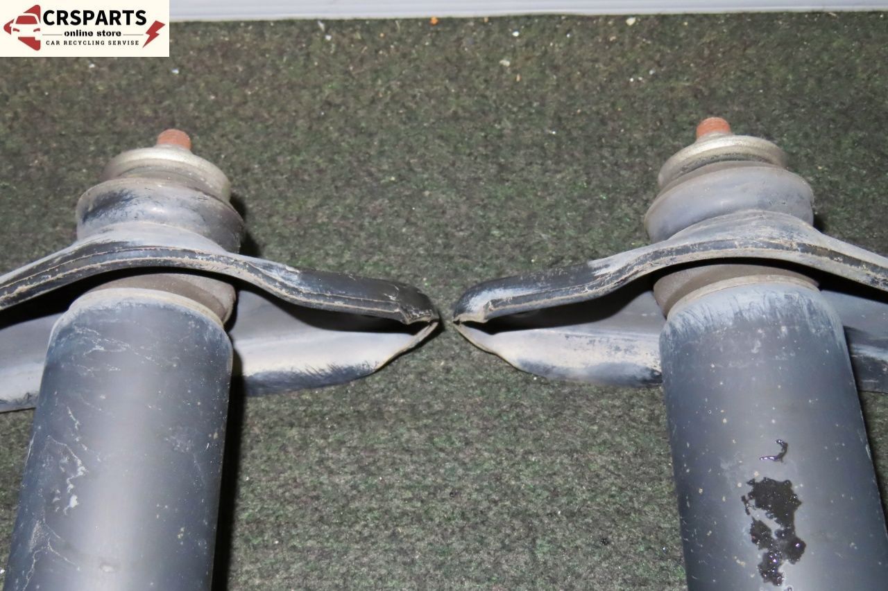 スプリング 板バネ