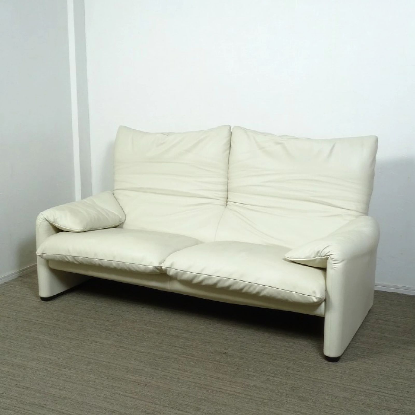 ◾︎SELUNO◾︎ 【展示美品】Cassina(カッシーナ) 675 MARALUNGA / マラルンガ 2人掛けワイドソファ / Xアイボリー本革  248万 c958s - メルカリ