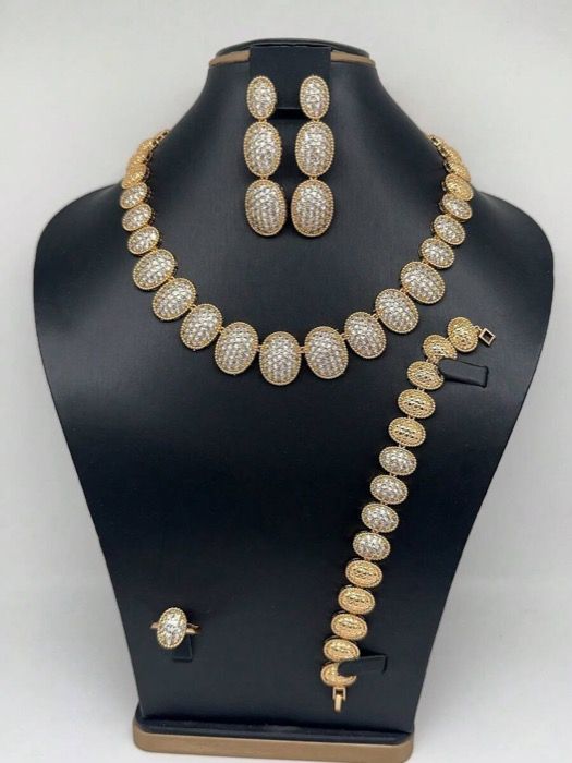 ジュエリー レディース セット ジルコニア ゴールドメッキ 波型デザイン ネックレス ブレスレット ピアス リング ジュエリーセット 4点入り ブライダルドレスアクセサリー バレンタインデーネックレスセット