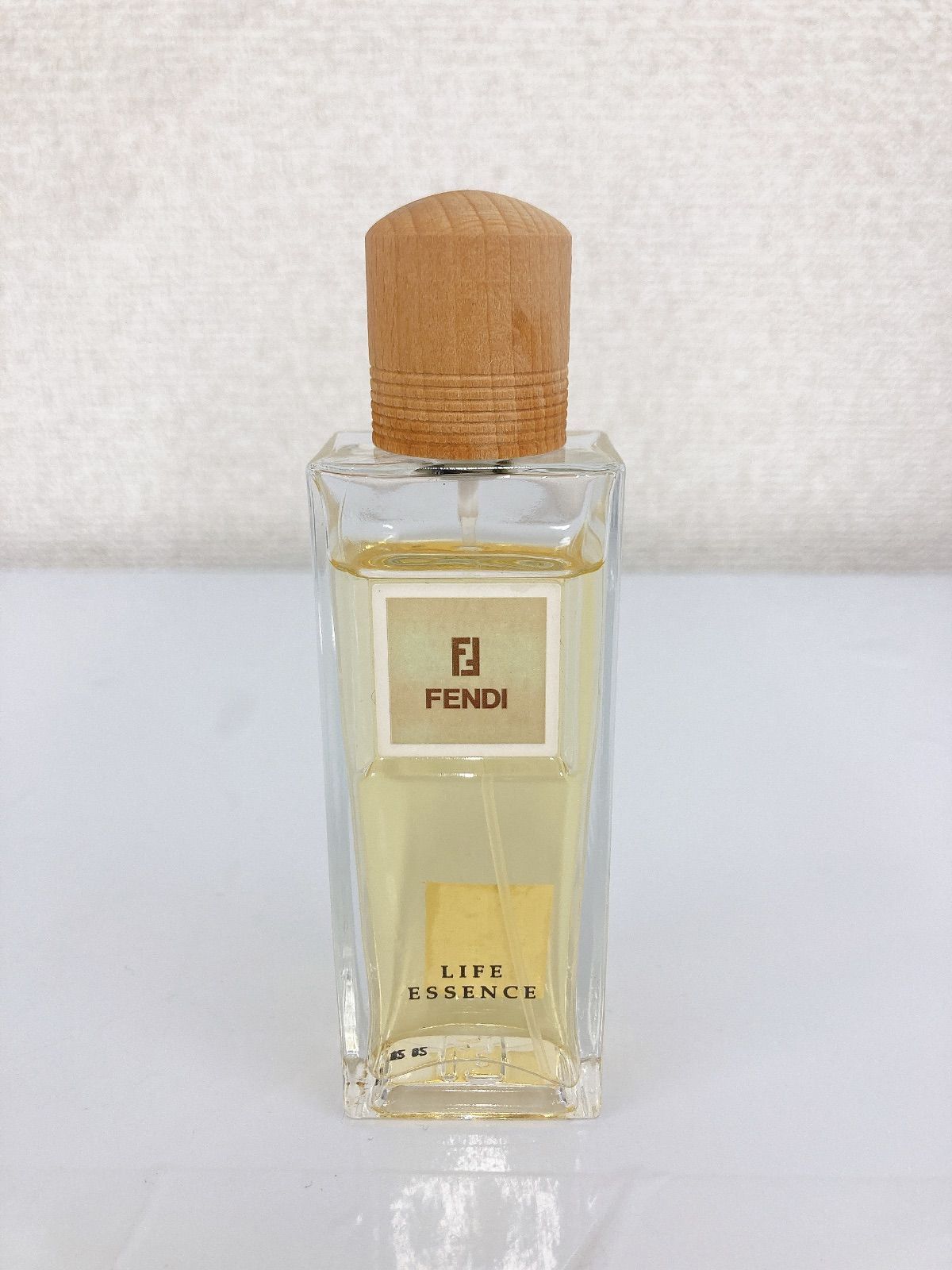 フェンディ ライフエッセンス オードトワレ 50ml　8割 フェンディ ライフエッセンス オードトワレ 50ml 8割 - メルカリ