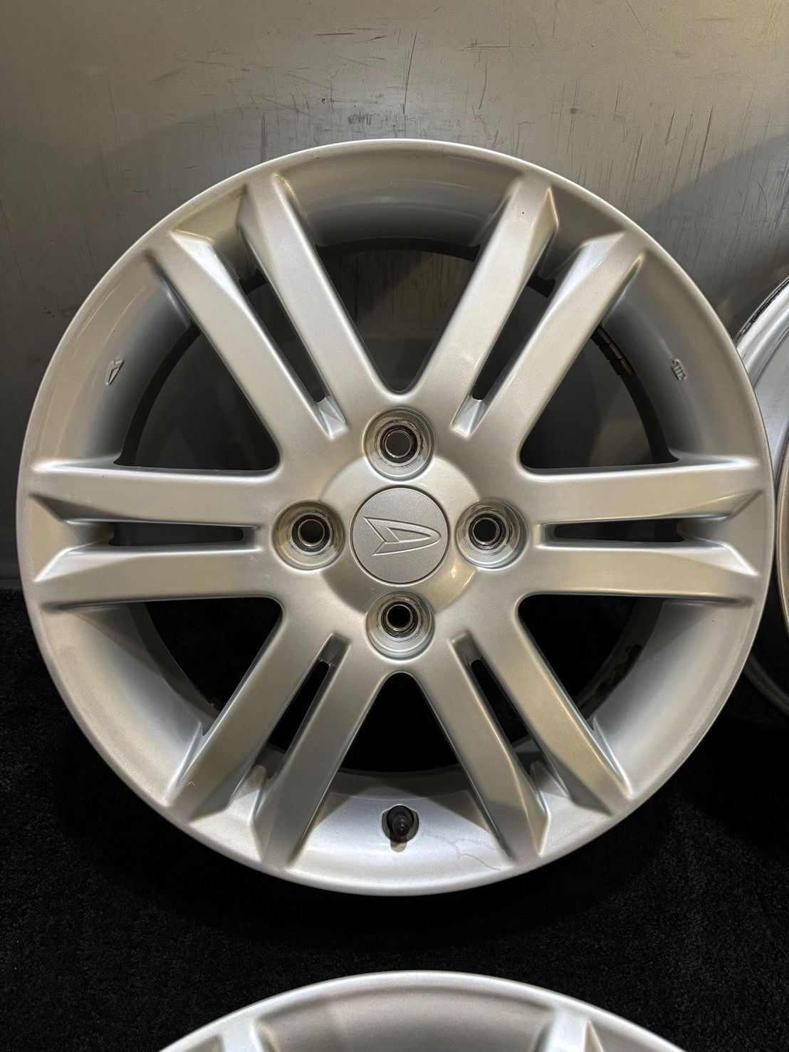 ☆ダイハツ 販売 純正 15インチ 4.5J +45 100 4H アルミホイール 4本