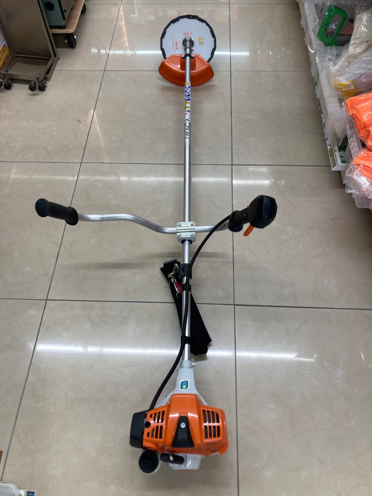 引取限定】【中古品】【0922】STIHL(スチール) 255㎜エンジン刈払機 FS24C IT9SC6F8MAME - メルカリ