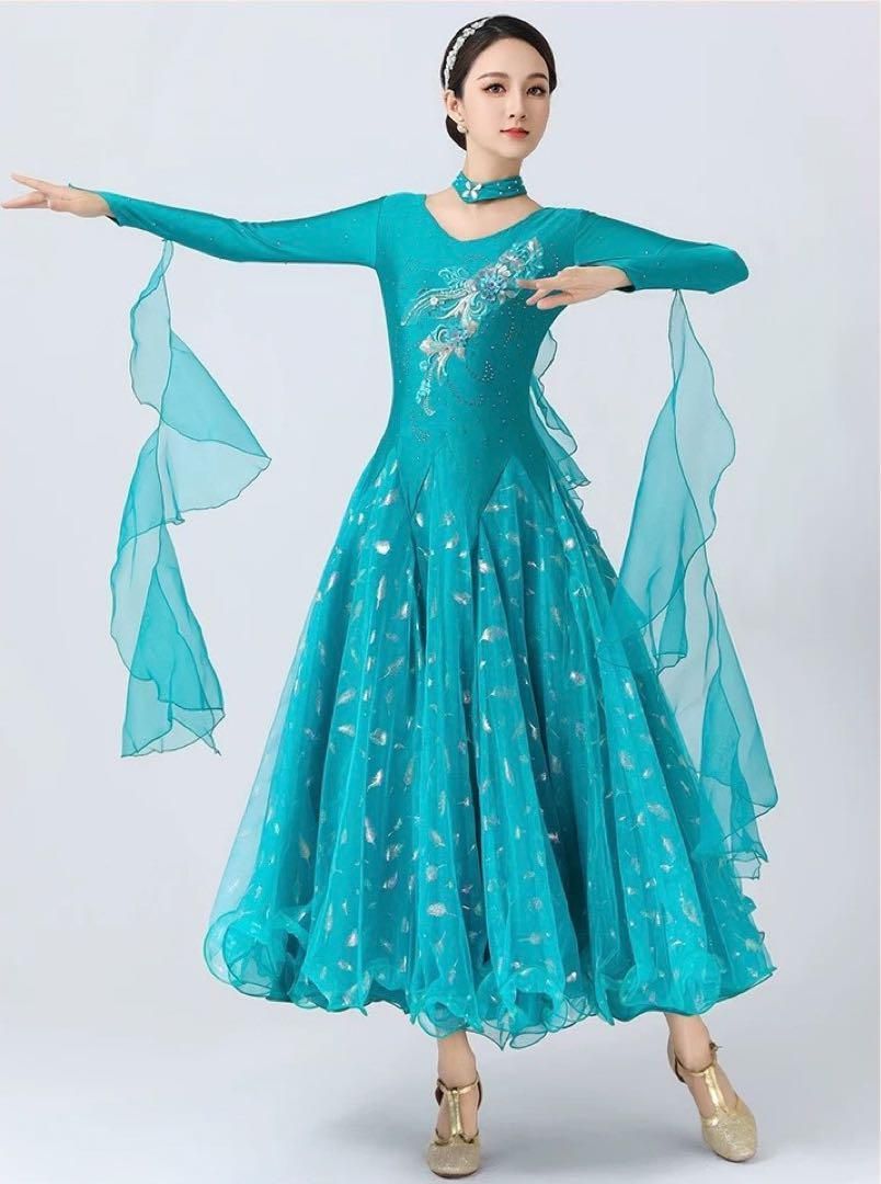 新品未使用 フロート付きスタンダードドレス 競技会や発表会、デモに  