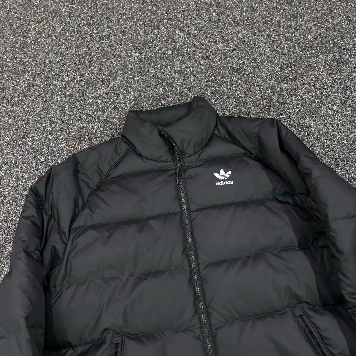 adidas アディダス ダウンジャケット　古着 黒　ブラック 3066001467126609_01_6665w.jpeg