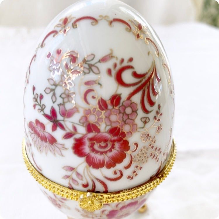 フランス直輸入】女性らしく優しい色合いが美しい 卵型 陶器製