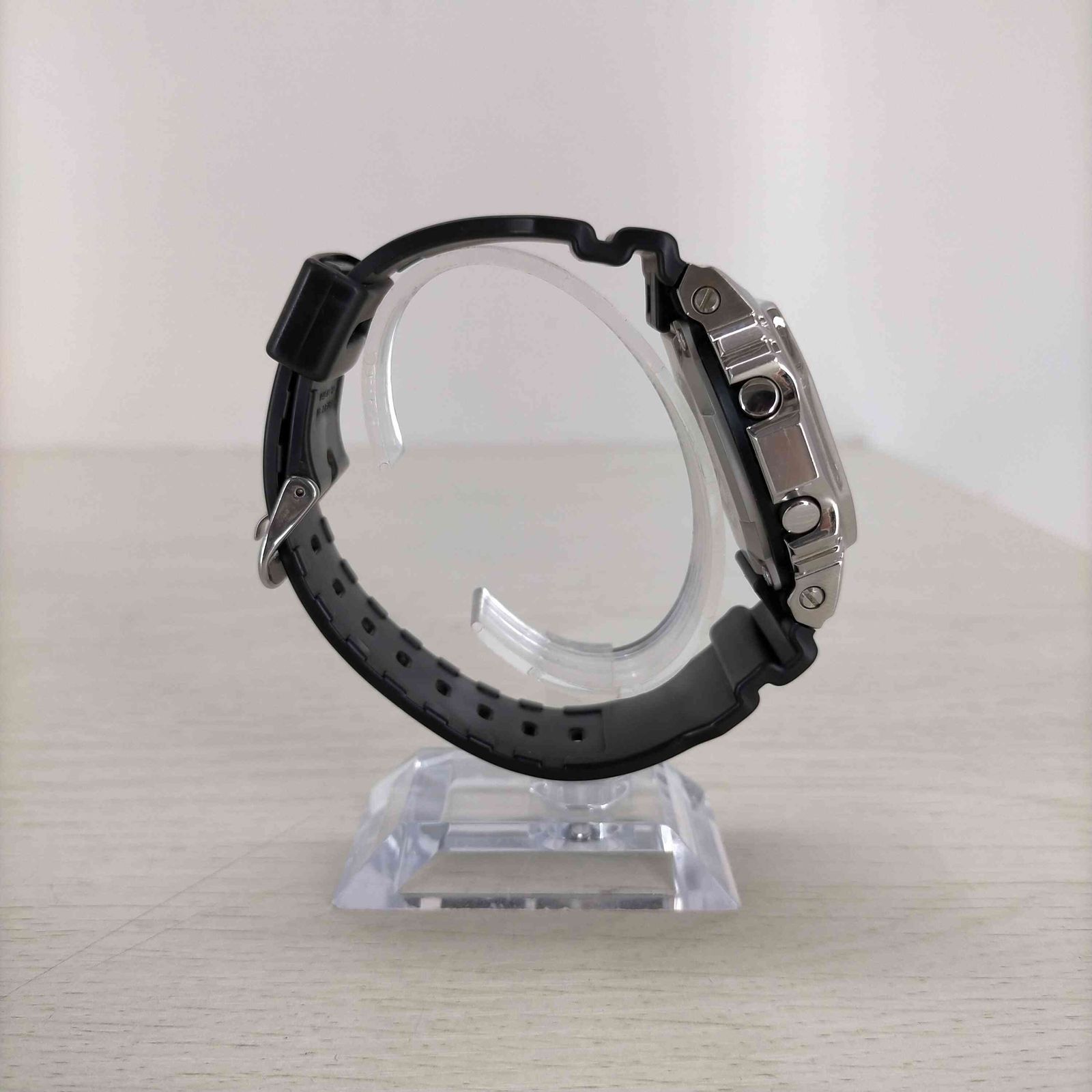 CASIO スクエアデザインメタルウォッチ