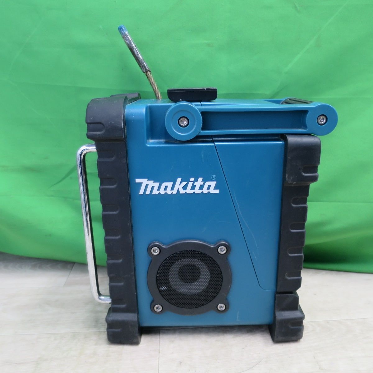 送料無料] ☆makita マキタ ラジオ MR100 AM FM 電気 大工 道具 電気 現場 充電式 オーディオ☆ - メルカリ