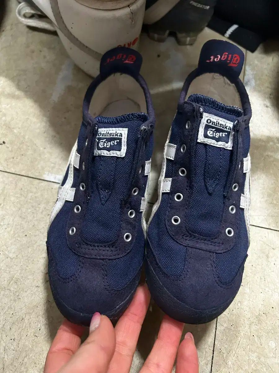 Onitsuka Tiger オニツカタイガー メキシコ 66 スリッポン キッズ 1184A085 19 5cm