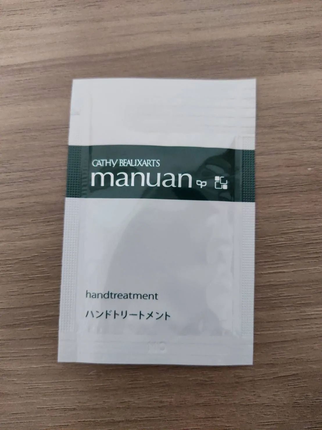 ホザールマニュアンハンドトリートメント　試供品3g 36包✖️10箱 カシー ボザール マニュアン ハンドトリートメント 30g x3個