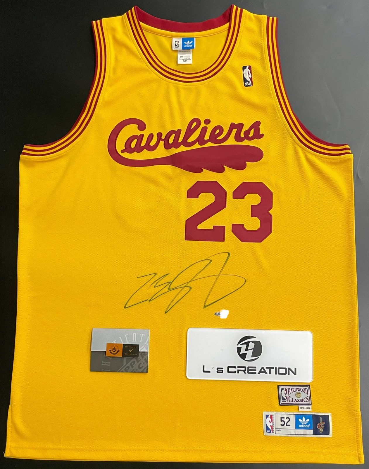 レブロン・ジェームズ　キャバリアーズ時代 直筆サイン入り ユニフォーム レブロン・ジェームズ | クリーブランド・キャバリアーズ直筆サイン