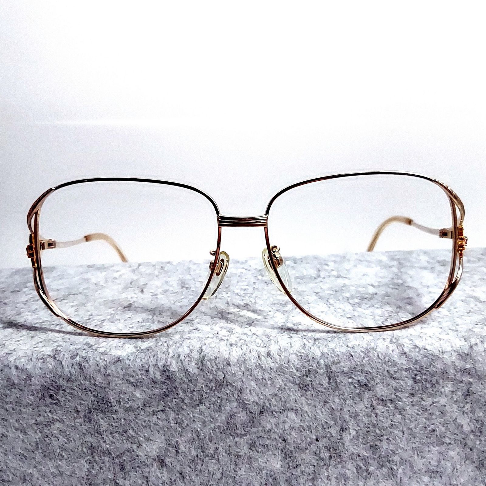 No.758メガネ　宝飾ルビー&18Kデコレーション【度数入り込み価格】 No.758+メガネ 宝飾ルビー&18Kデコ【度数入り込み価格】 - メルカリ