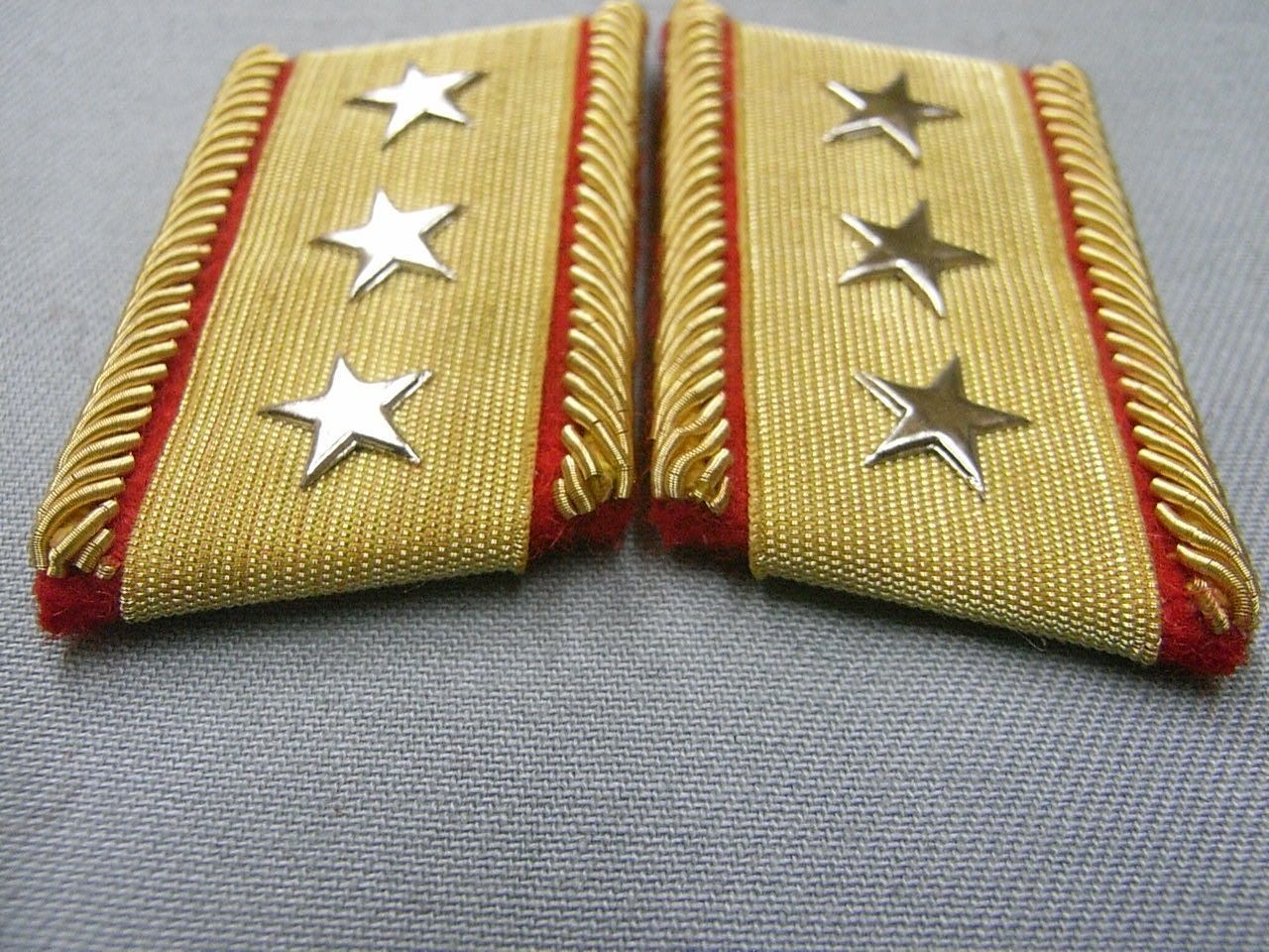 日本軍　陸軍　将校　大尉　肩章　高級レプリカ　本革使用　未使用 ☆日本陸軍襟章レプリカ 三式 「大将」階級章☆新品 - メルカリ