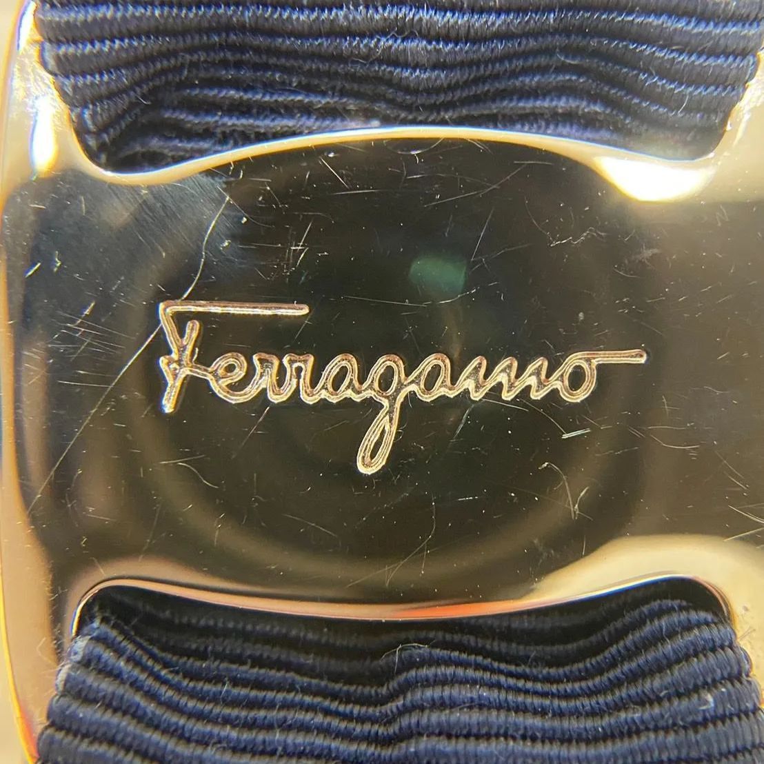 Ferragamo フェラガモ バレッタ 髪留め ネイビー ゴールド金具