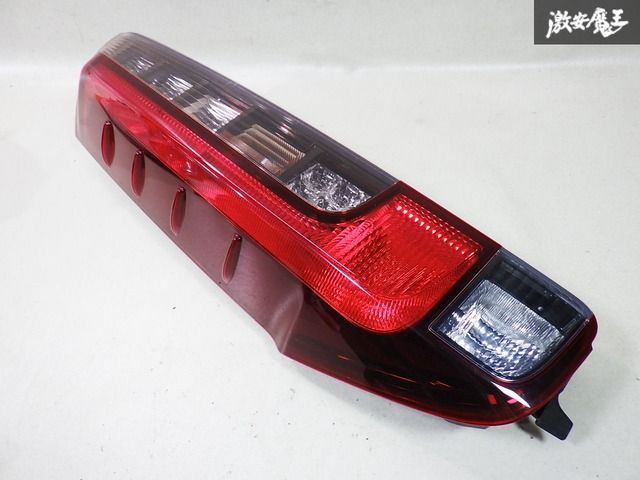 トヨタ 純正 ZRR80W ZRR85W 80 ノア エスクァイア 前期 LED