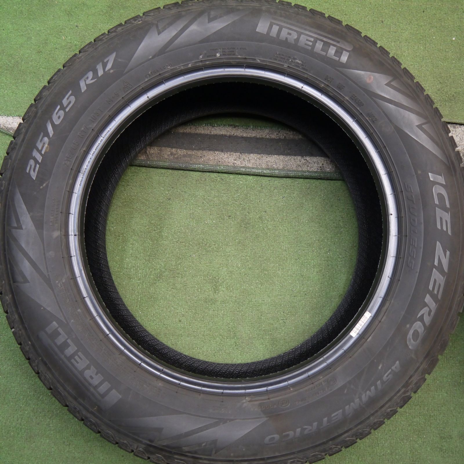 ピレリ アイスゼロ