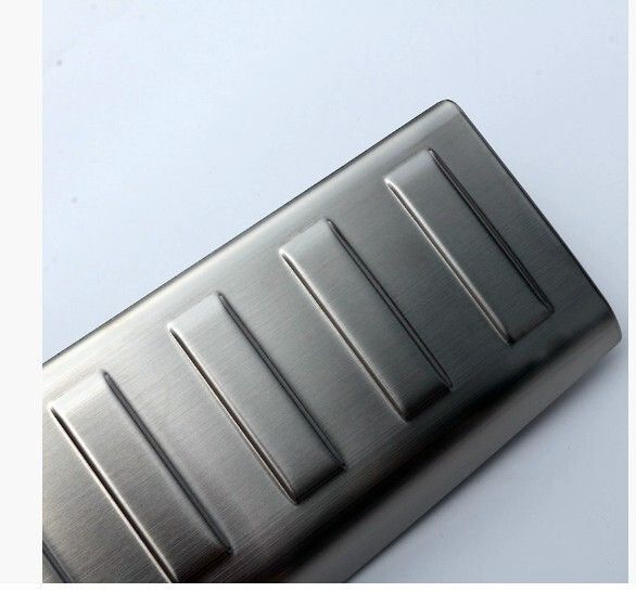 スカッフプレート